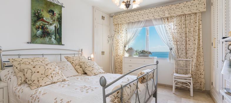 apartment-in-first-line-and-sea-access