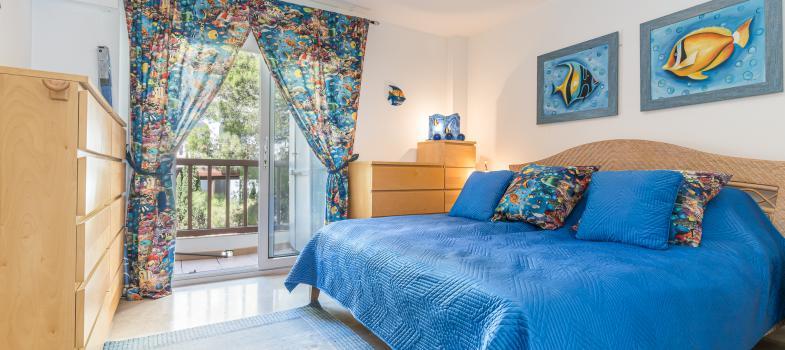 apartment-in-first-line-and-sea-access
