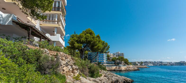 apartment-in-first-line-and-sea-access