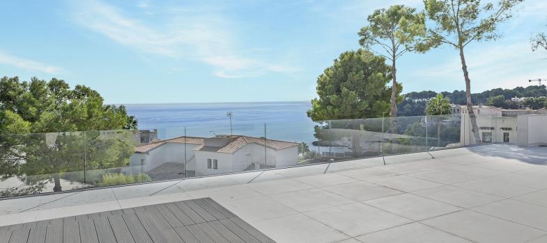 moderna-estilosa-villa-de-nueva-construcciaan-con-vistas-al-mar