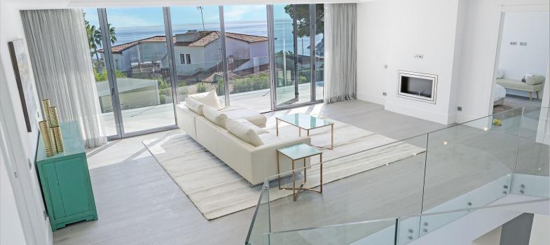 moderna-estilosa-villa-de-nueva-construcciaan-con-vistas-al-mar