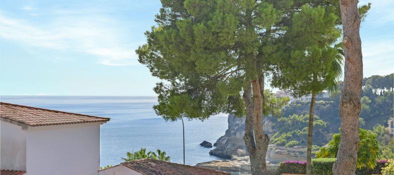 moderna-estilosa-villa-de-nueva-construcciaan-con-vistas-al-mar