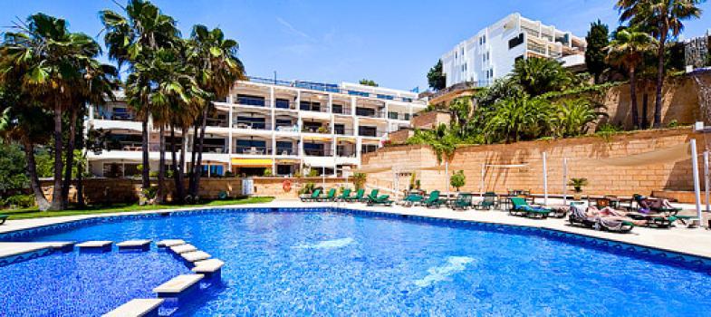 lujoso-apartamento-con-acceso-directo-a-la-exclusiva-marina-de-puerto-porta