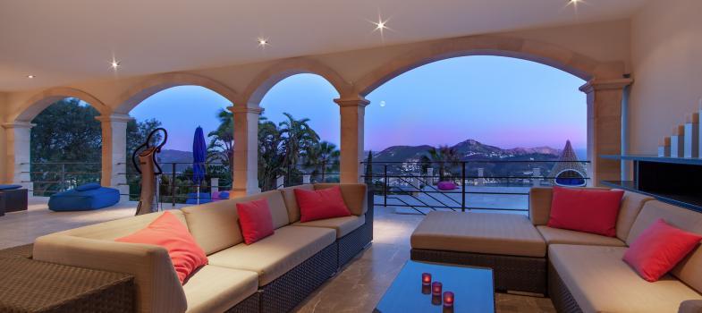 impresionante-villa-con-piscina-y-vistas-increaables-al-puerto-de-andratx