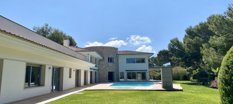 exclusive-villa-with-pool-for-long-term-rent