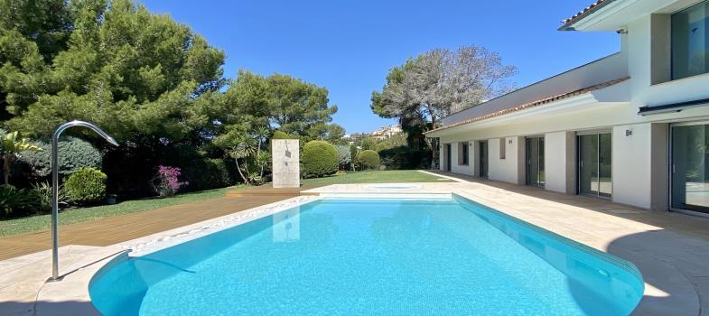 exclusive-villa-with-pool-for-long-term-rent