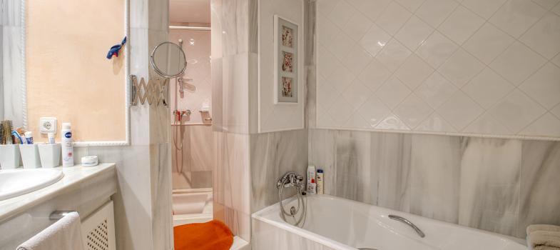 apartment-in-ses-oliveres-an-exclusive-gated-community-on-the-bendinat-golf