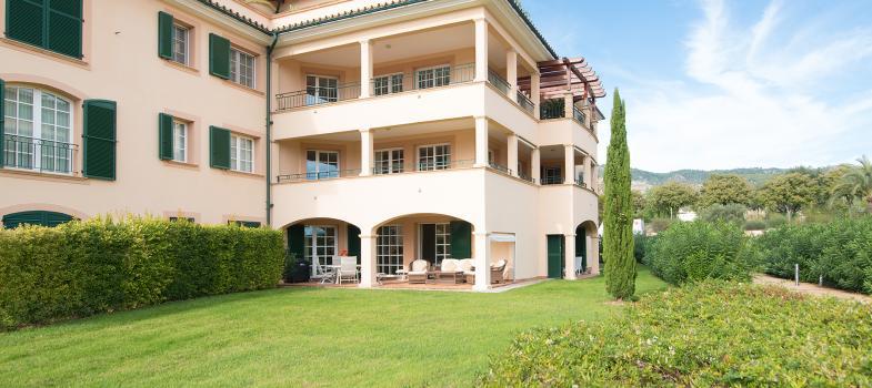 exclusive-garden-apartment-in-residencias-mardavall-costa-den-blanes