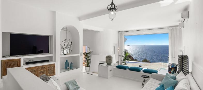 prestigiosa-villa-en-una-ubicaciaan-espectacular-con-impresionantes-vistas-