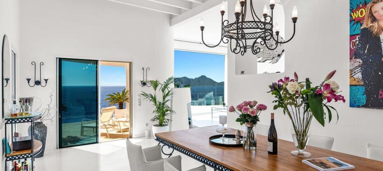 prestigiosa-villa-en-una-ubicaciaan-espectacular-con-impresionantes-vistas-