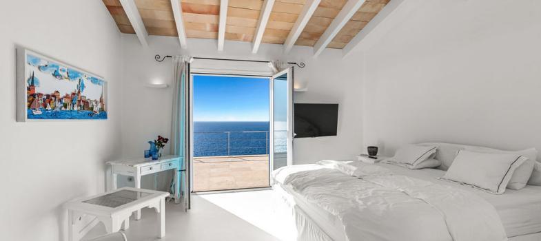 prestigiosa-villa-en-una-ubicaciaan-espectacular-con-impresionantes-vistas-