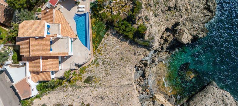 prestigiosa-villa-en-una-ubicaciaan-espectacular-con-impresionantes-vistas-
