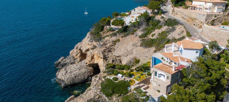 prestigiosa-villa-en-una-ubicaciaan-espectacular-con-impresionantes-vistas-