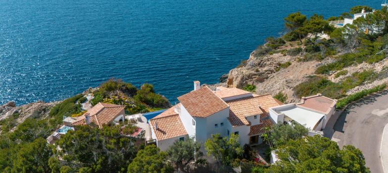prestigiosa-villa-en-una-ubicaciaan-espectacular-con-impresionantes-vistas-