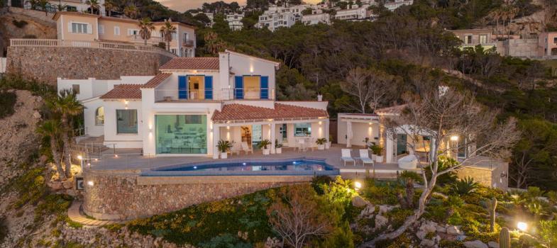 prestigiosa-villa-en-una-ubicaciaan-espectacular-con-impresionantes-vistas-