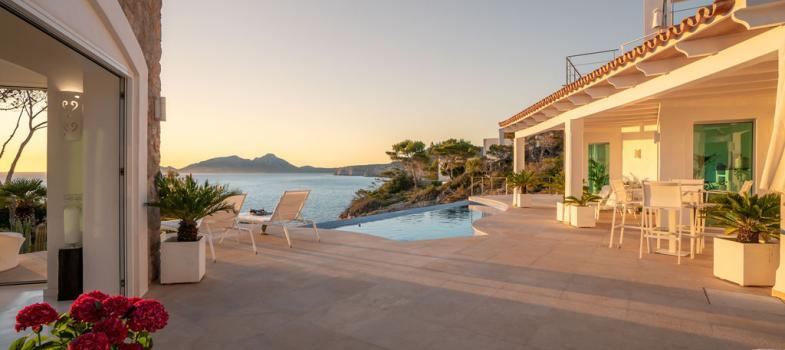 prestigiosa-villa-en-una-ubicaciaan-espectacular-con-impresionantes-vistas-