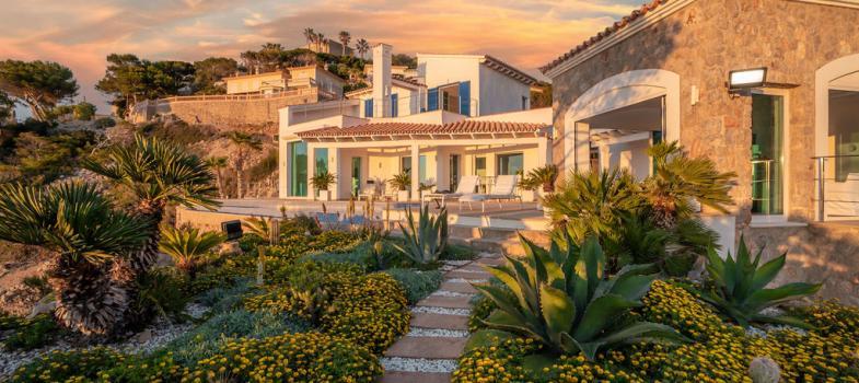 prestigiosa-villa-en-una-ubicaciaan-espectacular-con-impresionantes-vistas-