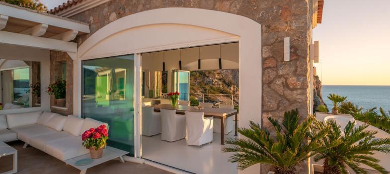 prestigiosa-villa-en-una-ubicaciaan-espectacular-con-impresionantes-vistas-