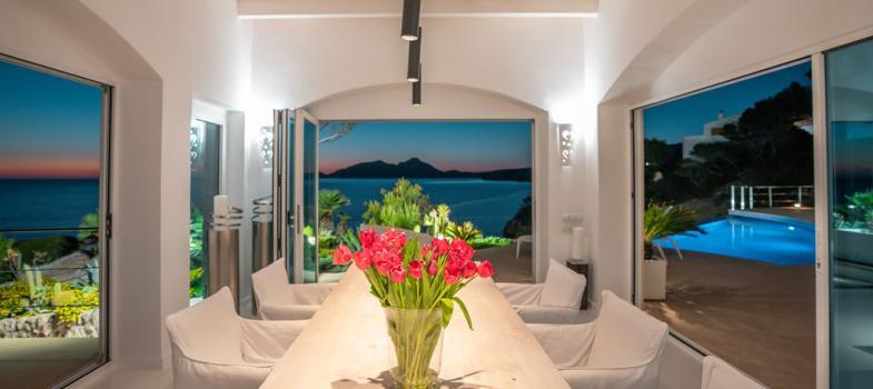 prestigiosa-villa-en-una-ubicaciaan-espectacular-con-impresionantes-vistas-