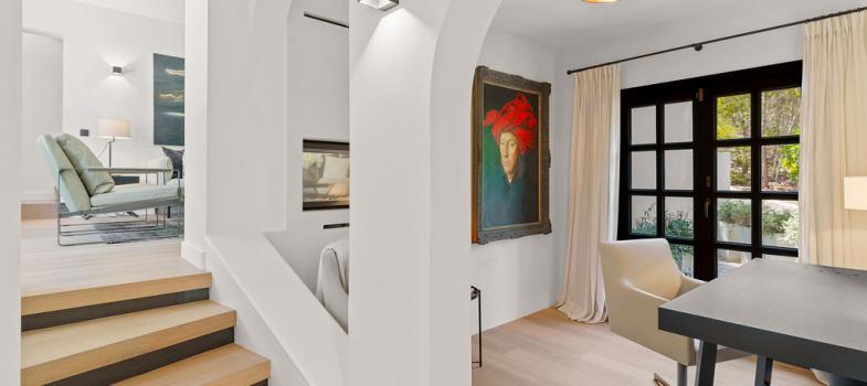 esplaandida-villa-de-diseaao-con-preciosos-espacios-exteriores-en-puerto-de