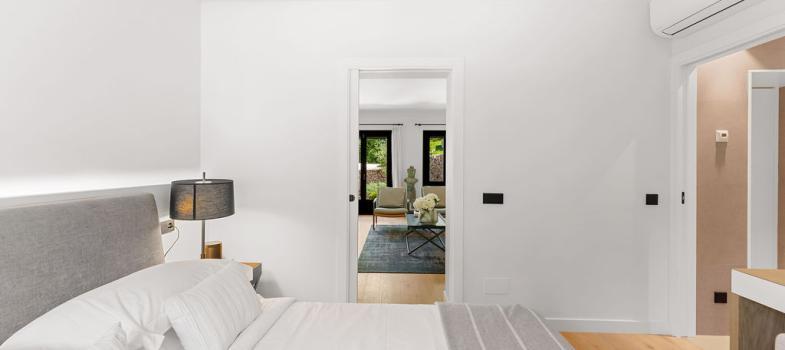esplaandida-villa-de-diseaao-con-preciosos-espacios-exteriores-en-puerto-de