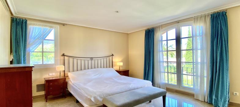 elegant-apartment-in-exclusive-mardavall-residences