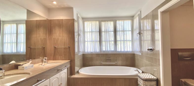 elegant-apartment-in-exclusive-mardavall-residences