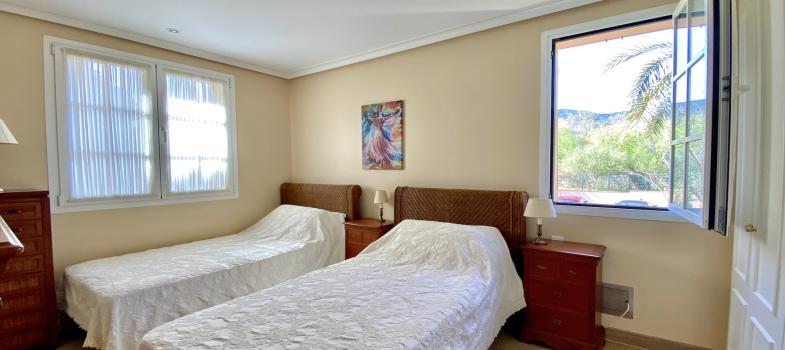 elegant-apartment-in-exclusive-mardavall-residences