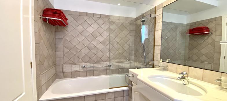 elegant-apartment-in-exclusive-mardavall-residences