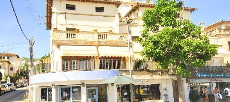 gran-residencia-de-estilo-tradicional-con-vistas-al-puerto-de-calanova