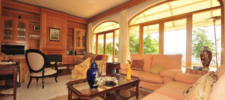 gran-residencia-de-estilo-tradicional-con-vistas-al-puerto-de-calanova