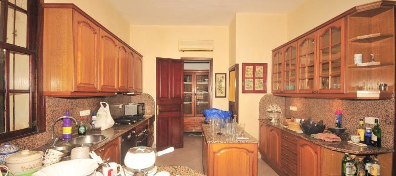 gran-residencia-de-estilo-tradicional-con-vistas-al-puerto-de-calanova