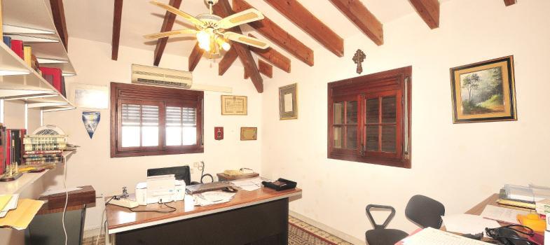 gran-residencia-de-estilo-tradicional-con-vistas-al-puerto-de-calanova