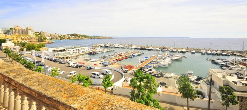 gran-residencia-de-estilo-tradicional-con-vistas-al-puerto-de-calanova