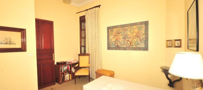 gran-residencia-de-estilo-tradicional-con-vistas-al-puerto-de-calanova
