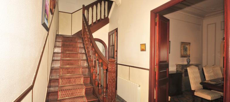 gran-residencia-de-estilo-tradicional-con-vistas-al-puerto-de-calanova