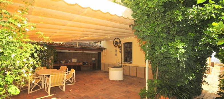 gran-residencia-de-estilo-tradicional-con-vistas-al-puerto-de-calanova