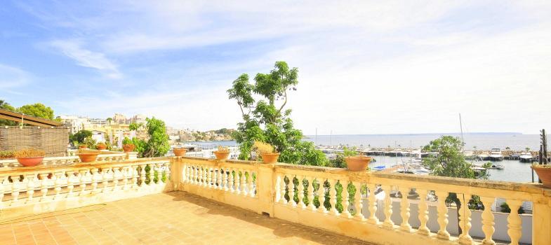 gran-residencia-de-estilo-tradicional-con-vistas-al-puerto-de-calanova