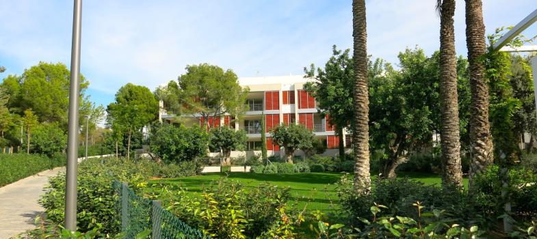 modern-garden-apartment-in-luxury-development-near-bendinat-golf