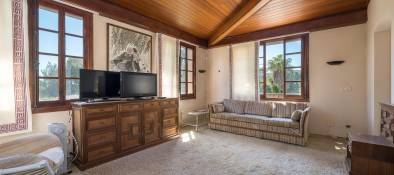 villa-para-renovar-o-nueva-construcciaan-directamente-en-son-vida-golf