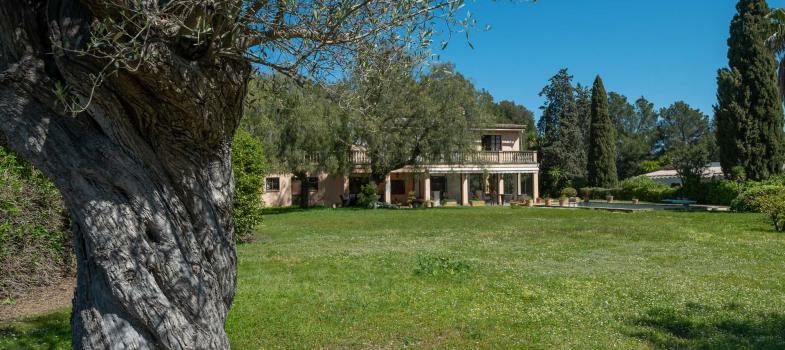 villa-para-renovar-o-nueva-construcciaan-directamente-en-son-vida-golf