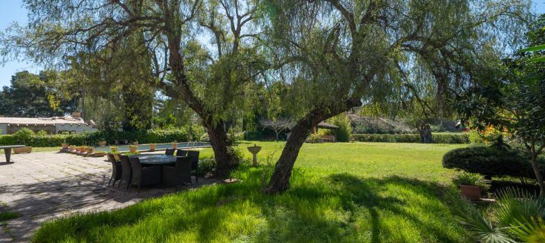 villa-para-renovar-o-nueva-construcciaan-directamente-en-son-vida-golf