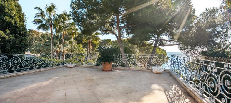 exclusiva-villa-mediterraanea-en-primera-laanea-de-playa