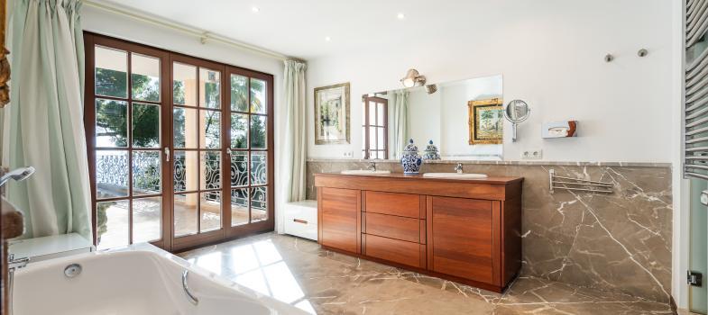exclusive-mediterranean-villa-in-prime-beachfront-location