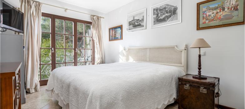 exclusiva-villa-mediterraanea-en-primera-laanea-de-playa
