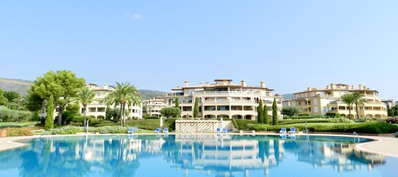 beautiful-apartment-in-elite-residential-development-by-the-sea