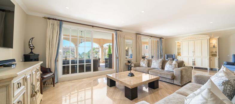 beautiful-apartment-in-elite-residential-development-by-the-sea