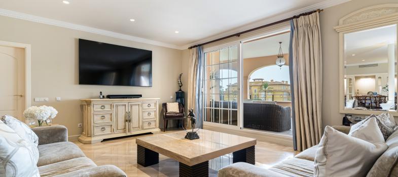 beautiful-apartment-in-elite-residential-development-by-the-sea