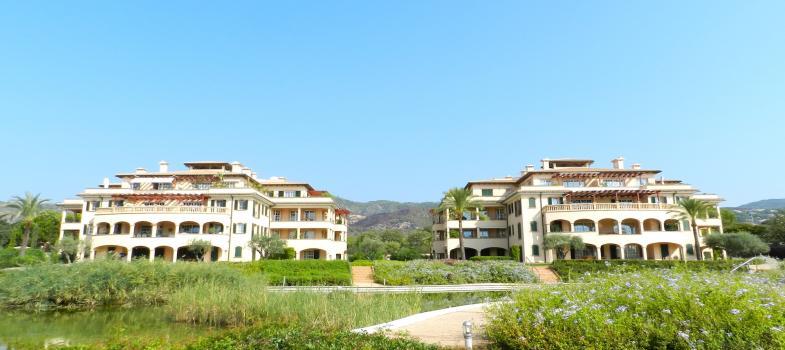 beautiful-apartment-in-elite-residential-development-by-the-sea