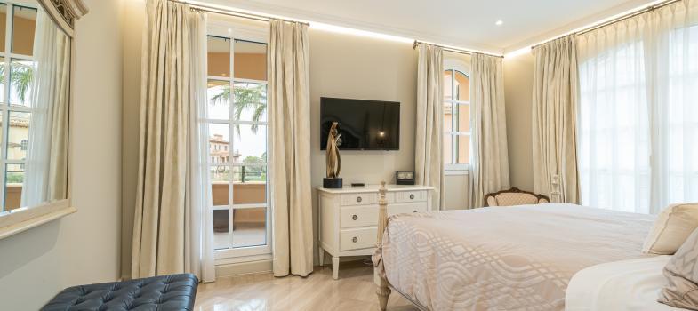 beautiful-apartment-in-elite-residential-development-by-the-sea